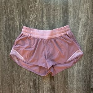 Lululemon Hotty Hot Low-Rise Short 2.5"